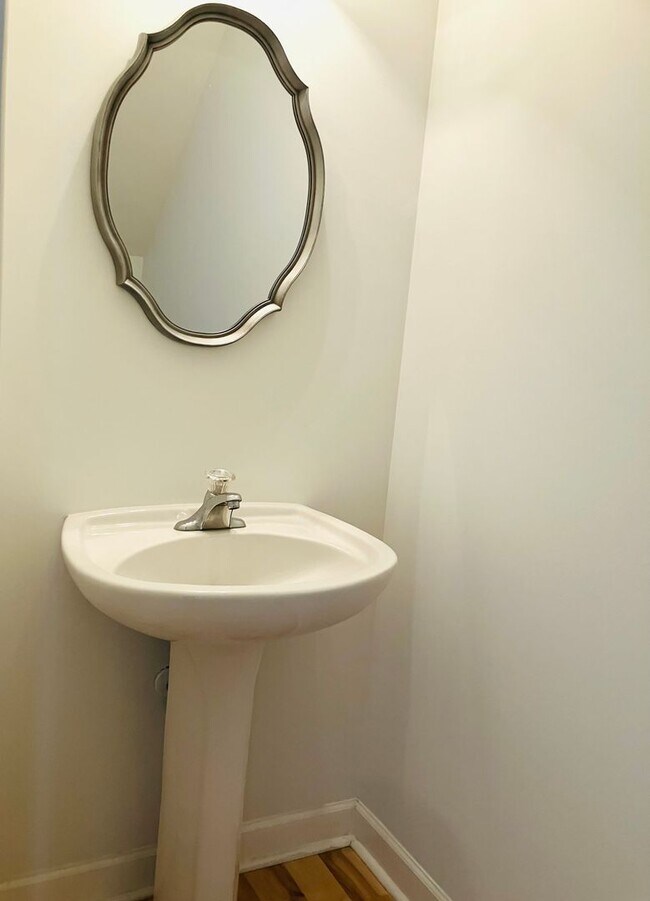 Building Photo - Holiday PRICE DROP! Corner lot townhome near Percy Priest Lake