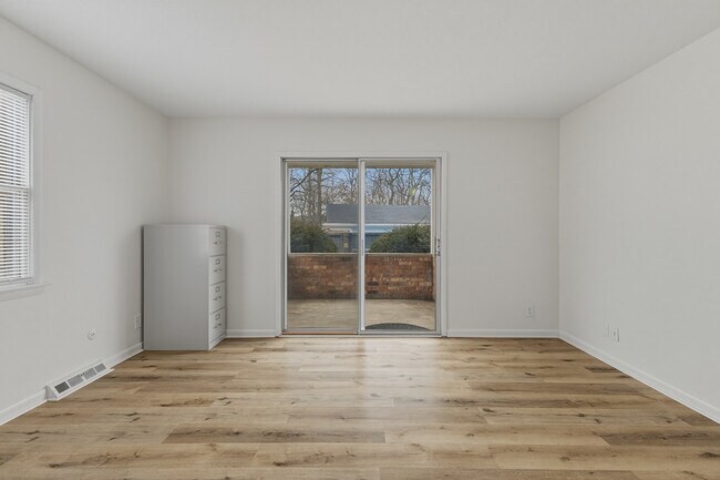 Building Photo - 4054 Stonehenge Dr