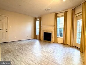 Building Photo - 20301 Beechwood Terrace