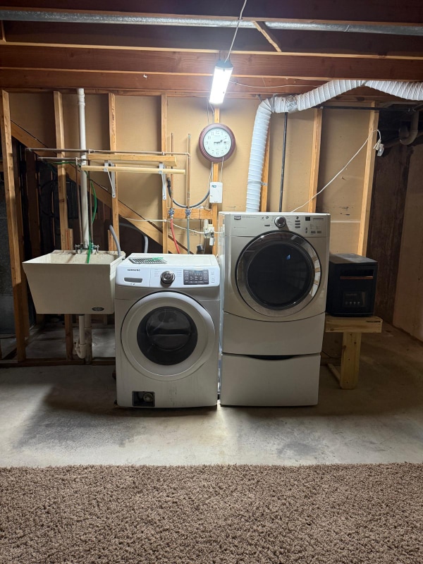 Building Photo - 705 Kelsey Ct