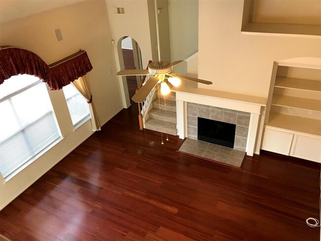 Building Photo - 4011 Harwood Dr