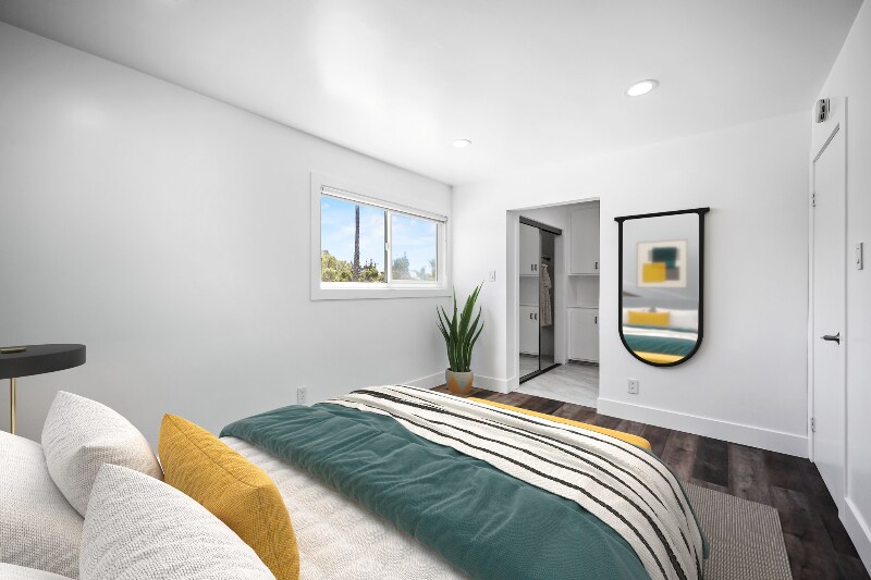 Building Photo - 1101 N Flower St