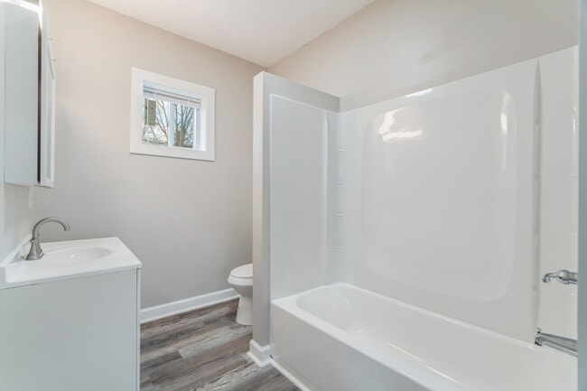 Building Photo - 2407 Webster Ct