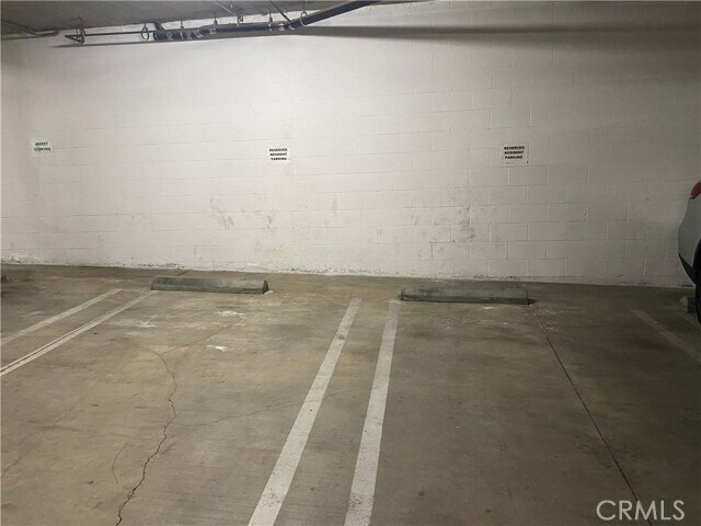 Building Photo - 11851 Laurelwood Dr