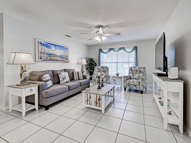 Building Photo - FURNISHED! 2BD/2BA/1CG in Vivienda West - a 55+Community