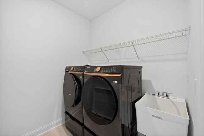 Building Photo - Brand New Home