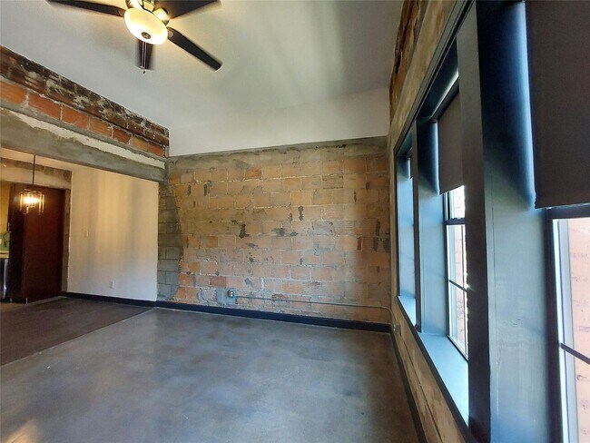 Building Photo - 6819 Avenue C