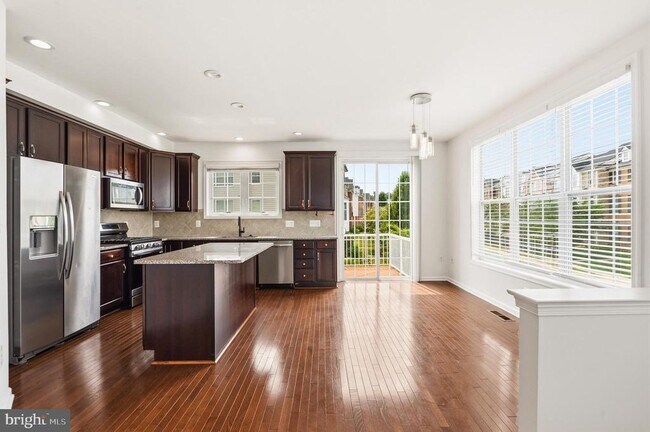 Building Photo - 23167 Flora Mure Dr