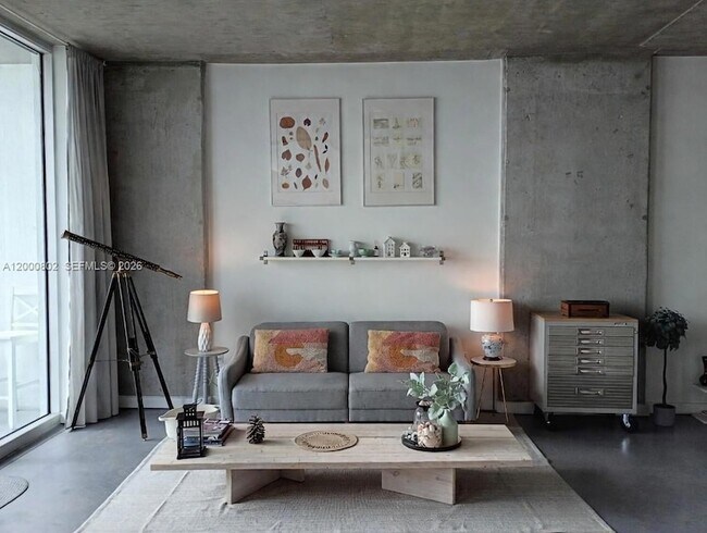 Building Photo - 300 S Australian Ave