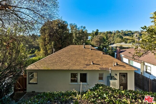 Building Photo - 406 Entrada Dr