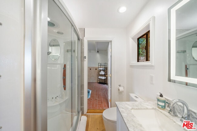 Building Photo - 9305 Beverlycrest Dr