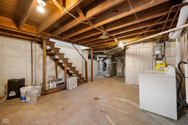 Building Photo - 5243 E Market St