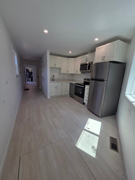 Building Photo - 1015 47th St