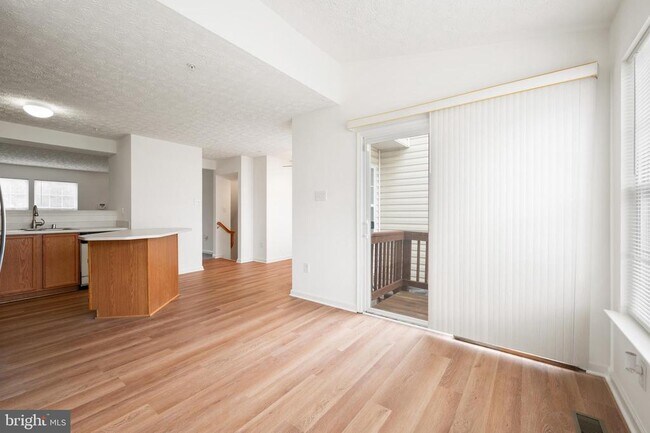 Building Photo - 14 Gemstone Ct