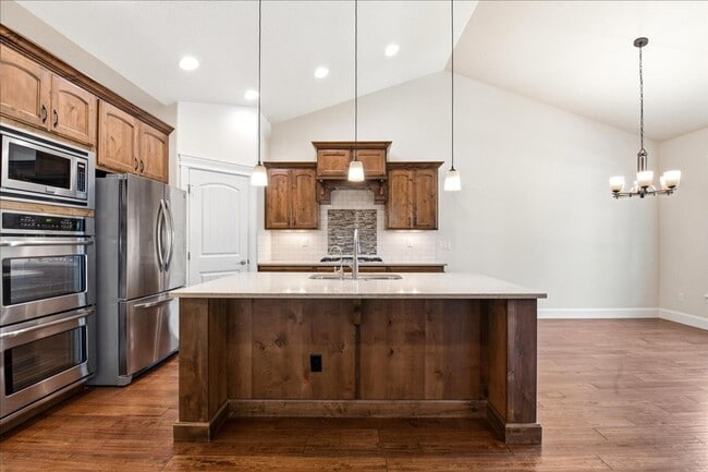 Building Photo - Single Story-3 Bedroom 2 Bathroom Home in a 55+ Community