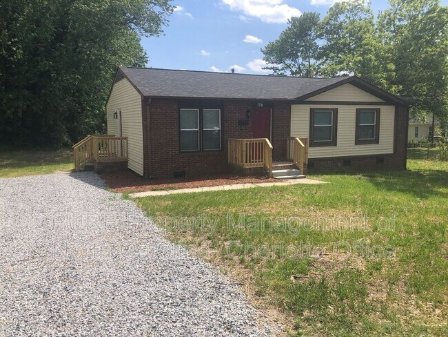 Building Photo - 805 Haywood St