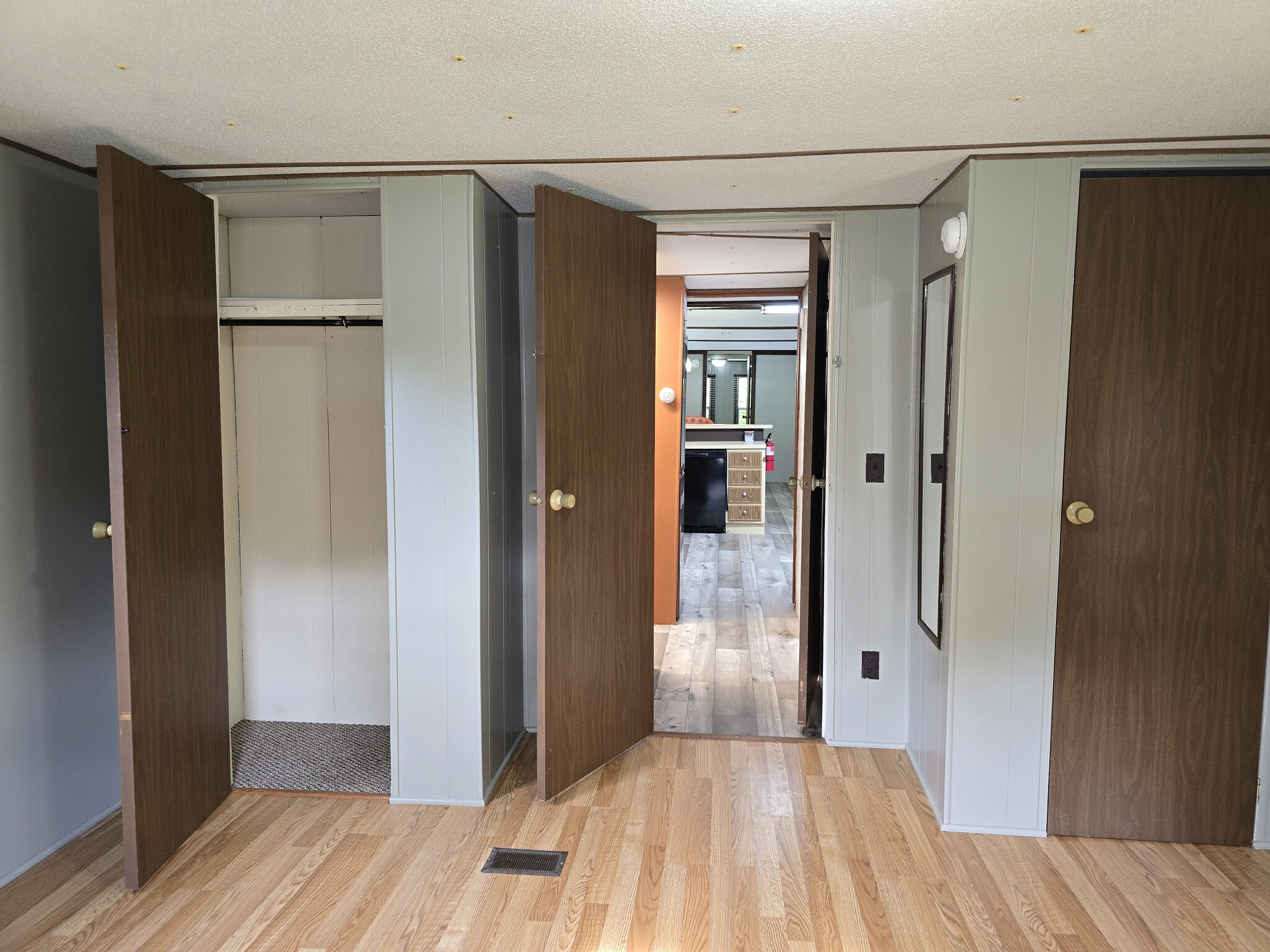 Bedroom # 1 - 234 S Highway 27 Loop 4 W