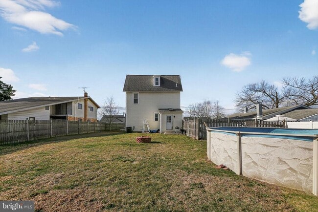 Building Photo - 810 Central Ave