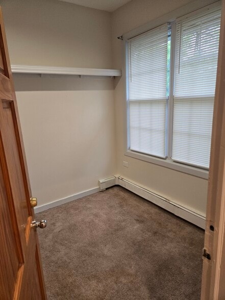 Building Photo - 330 W Palisade Ave
