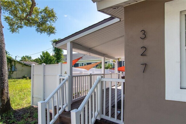 Building Photo - 327 25th St S