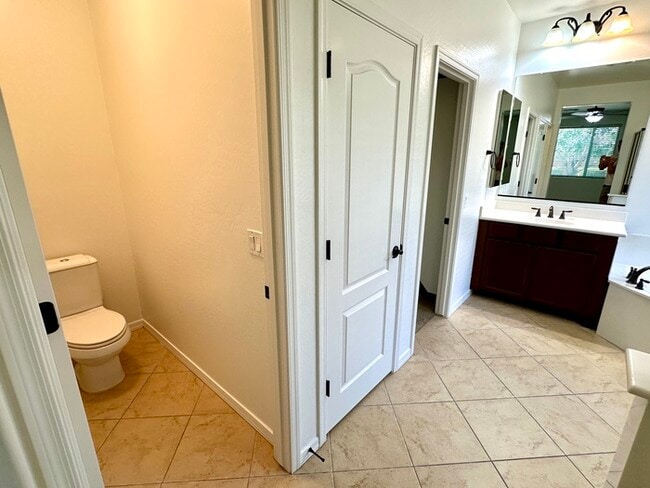 Building Photo - Fantastic Goodyear Home in Sedella