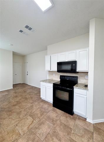 Building Photo - 835 Rockett Ln