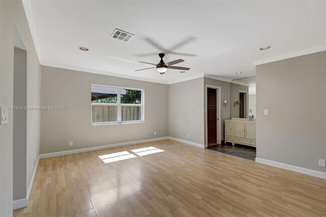 Building Photo - 320 NW 51st Ct