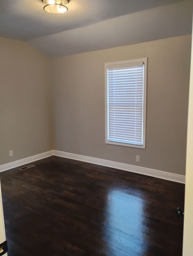 Building Photo - 26 Springbrook Cir