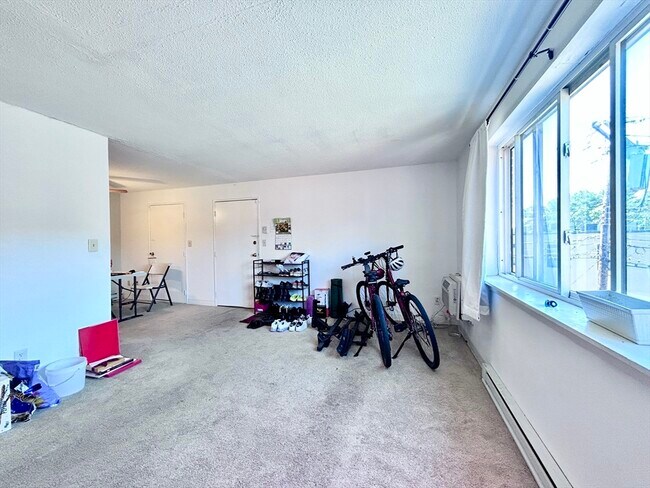 Building Photo - 73 Nicholas Rd