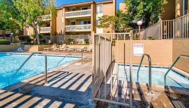 Pool & Hot Tub - 1775 Diamond St