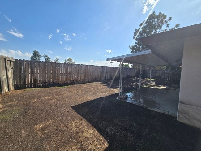 Building Photo - Holte &amp; Associates-Briarwood Ave