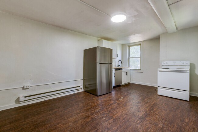 Building Photo - 316 Belonda St