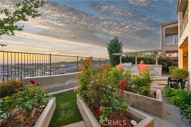 Building Photo - 539 Serrano Summit Dr