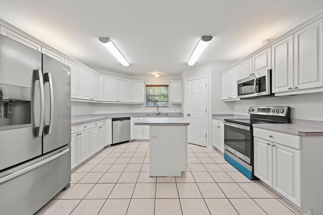 Building Photo - 4407 Southminster Cir
