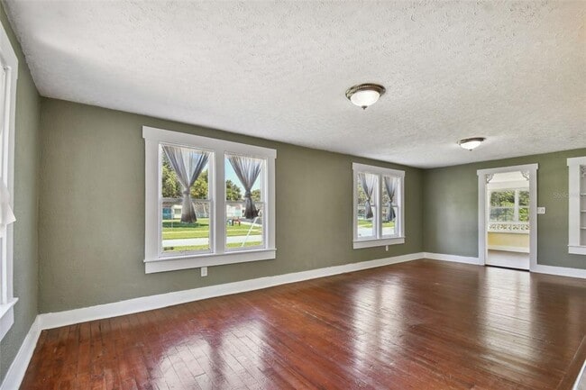 Building Photo - 1925 52nd St S