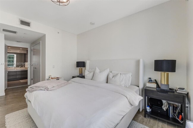 Building Photo - 1080 Brickell Ave