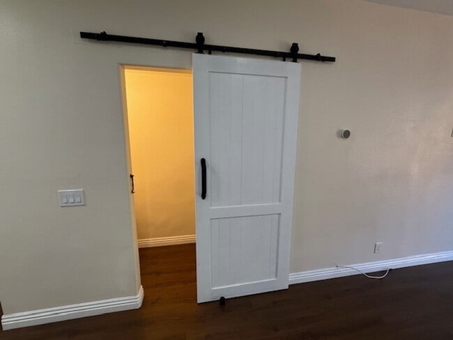 Building Photo - 2 bed 1.5 bath in Dakota Community in Wago...