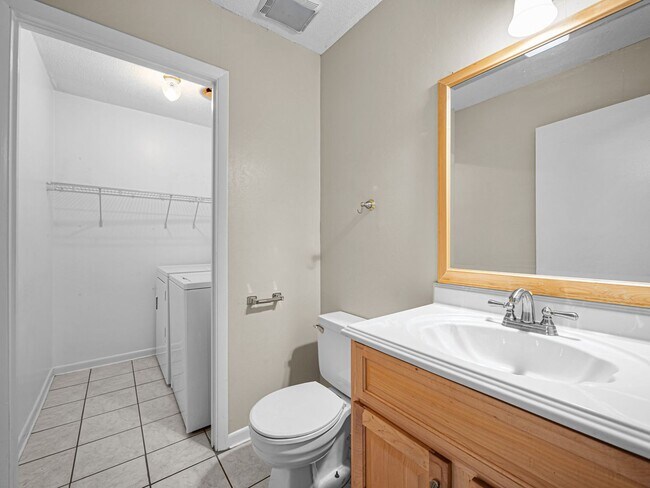Building Photo - Welcome to Branchwood Townhomes!