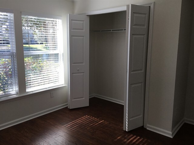 Building Photo - 385 Bostwick Cir