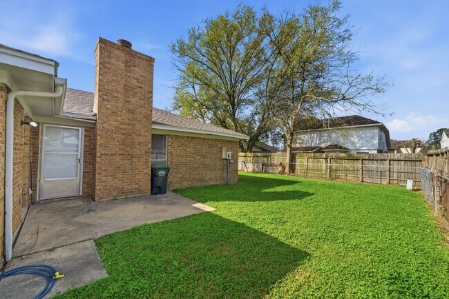 Building Photo - 4506 Jamaica Ln