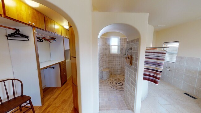 Building Photo - Custom Adobe style home in exclusive Navaj...