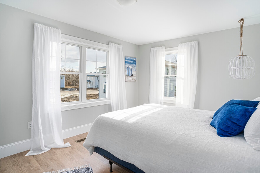 Primary Bed - 50 Hopkins Ln