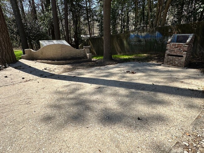 Building Photo - Charming Renovated 3 Bedroom, 1.5 Bath Home located off Hwy 87 on a 1 Acre lot.