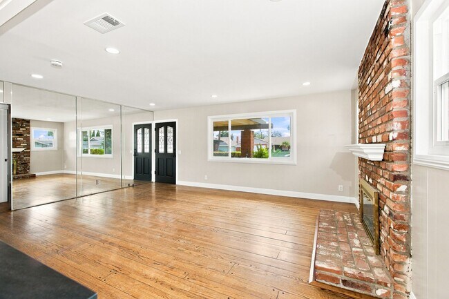 Building Photo - 2779 Cornell Pl