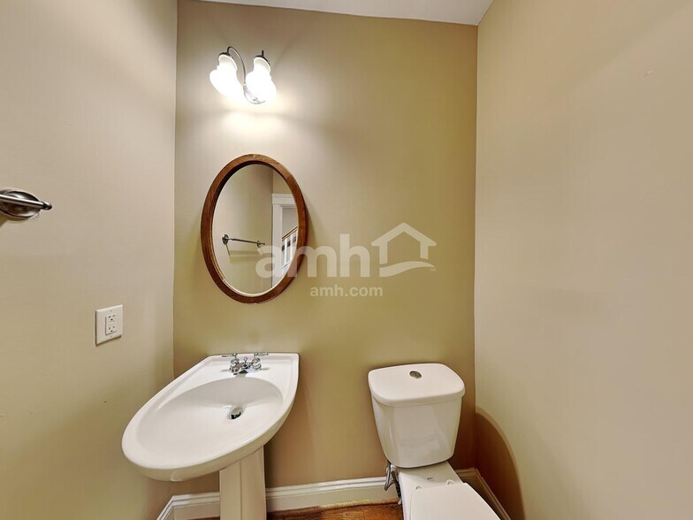 Building Photo - 3107 Parker Green Trl
