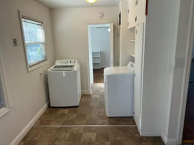 Building Photo - SHOWING Mon 12/8, Friday 12/12 at 1pm, and Wed 12/10 at 2:30pm