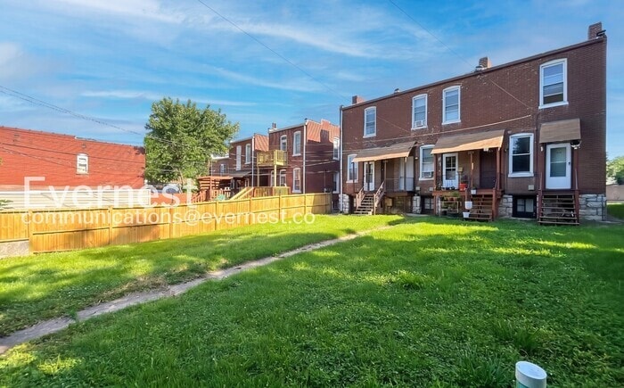 Building Photo - 3722A Fairview Ave
