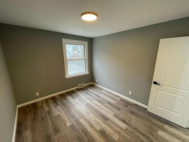 Building Photo - 1509 Rockland Ave