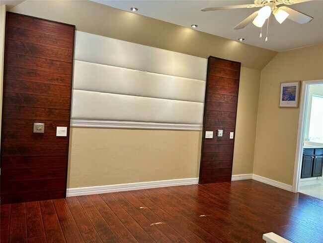 Building Photo - 5319 Lindenchase