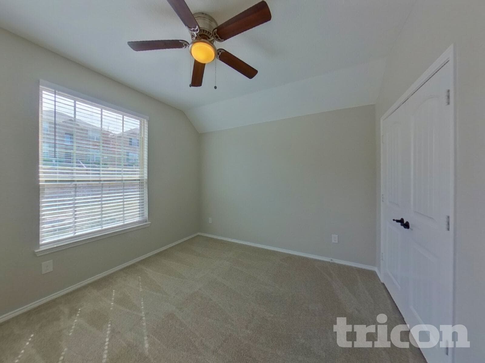 Building Photo - 5816 Burgundy Rose Dr